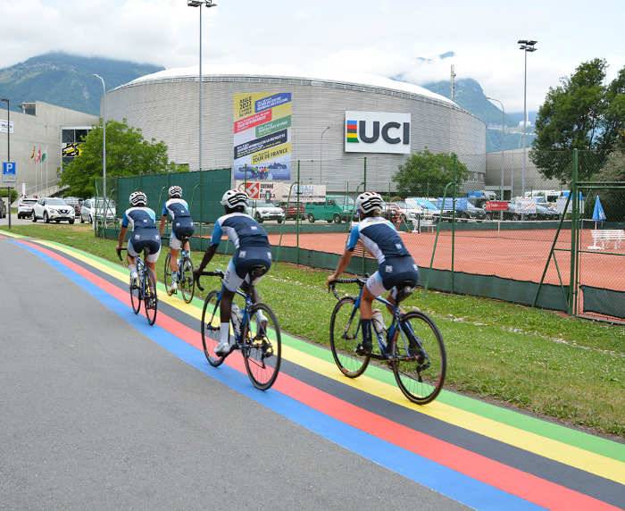 Mapei realizza una pista iridata davanti alla sede UCI